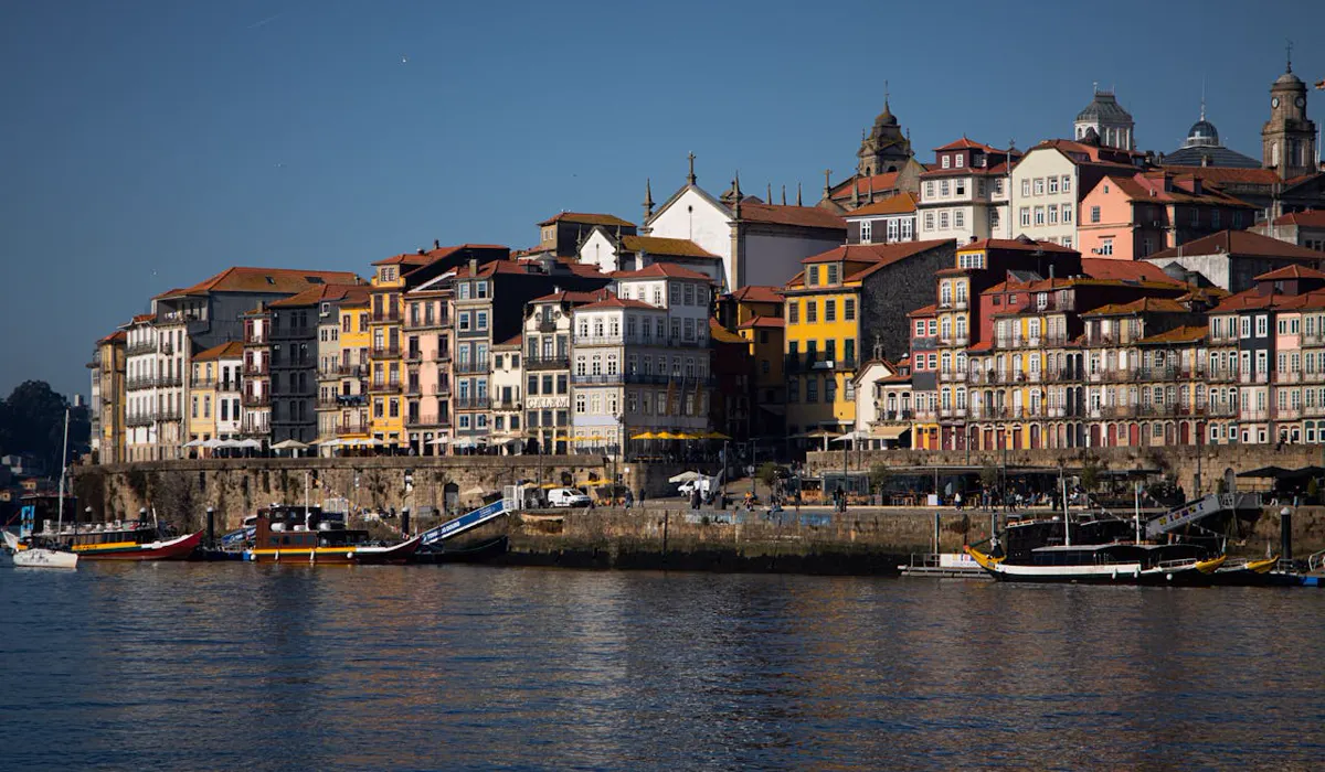 Capa visual do destino Porto